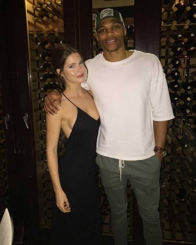 在首个回合 在首个回合